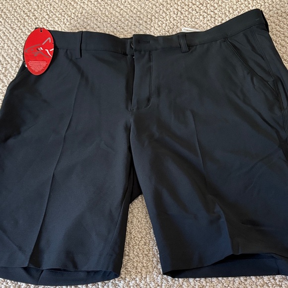 Men’s Greg Norman Black Flat Front Golf Shorts Size 36 NWT - Picture 1 of 3